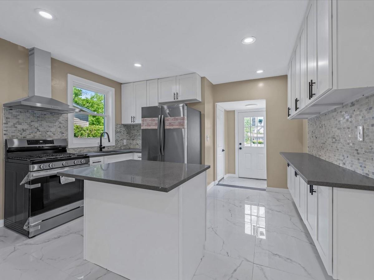 211 Belmont Avenue, Westbury, New York image 8