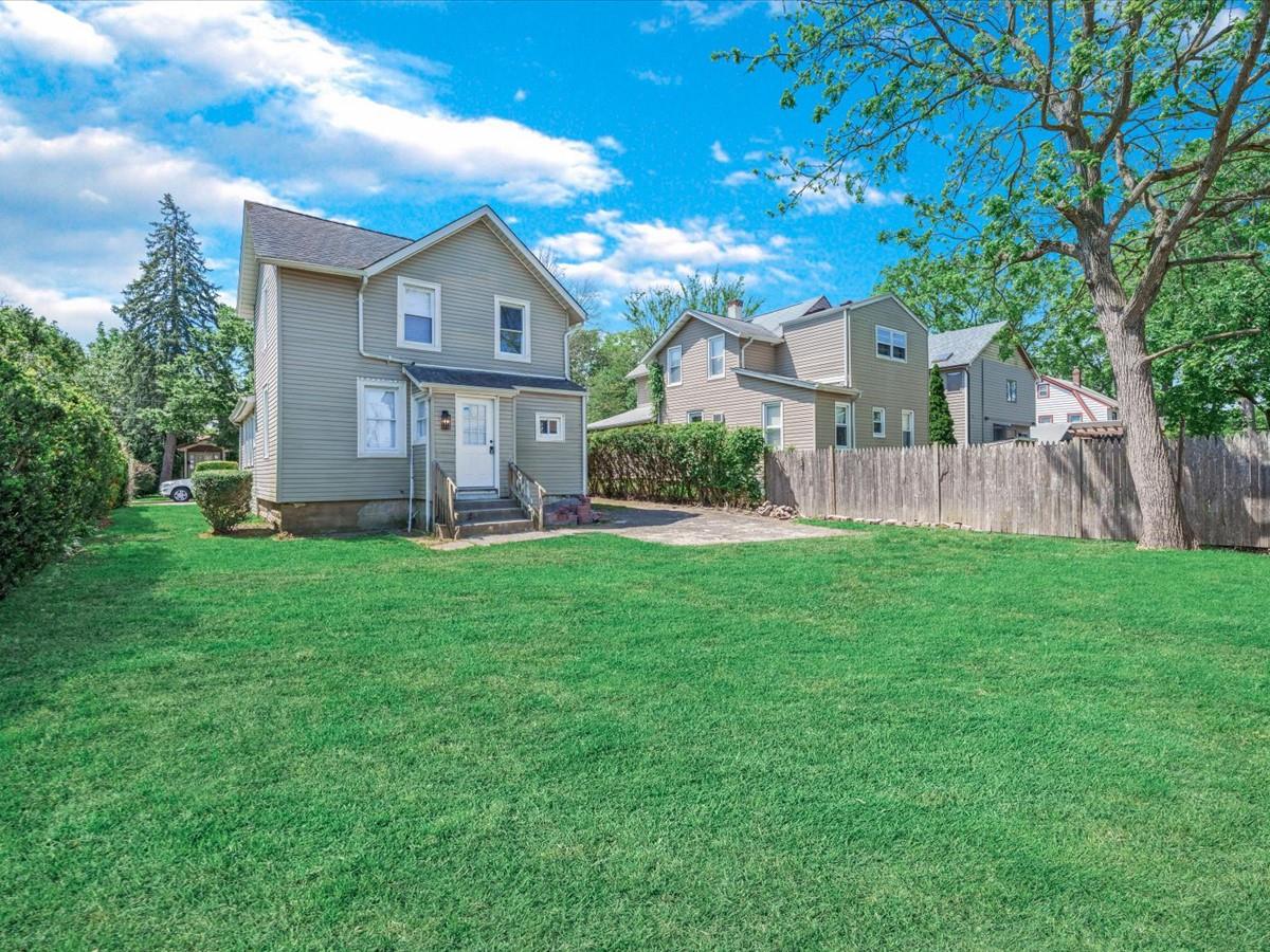 211 Belmont Avenue, Westbury, New York image 27