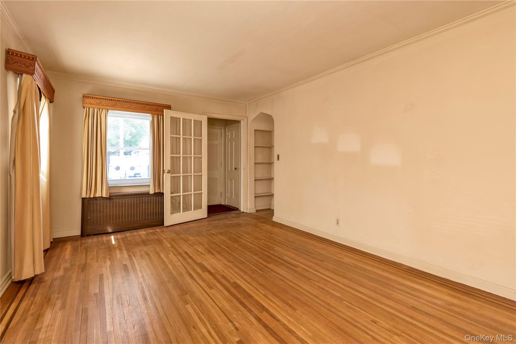 Photo of 172-15 Effington Avenue, Flushing, NY 11358 (MLS # 1000819)