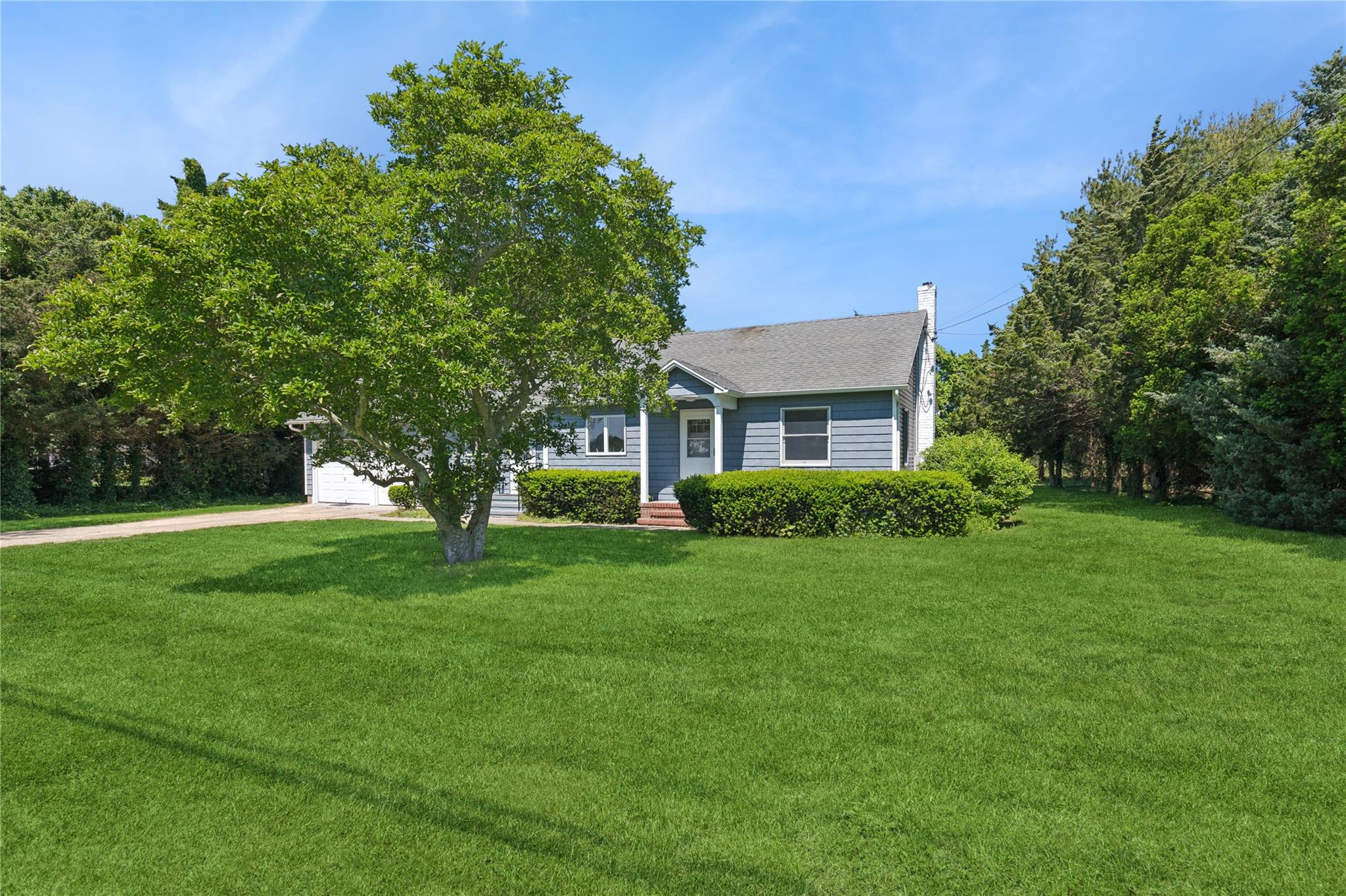 County Road 48, Cutchogue, Hamptons, NY - 3 Bedrooms  
1 Bathrooms - 