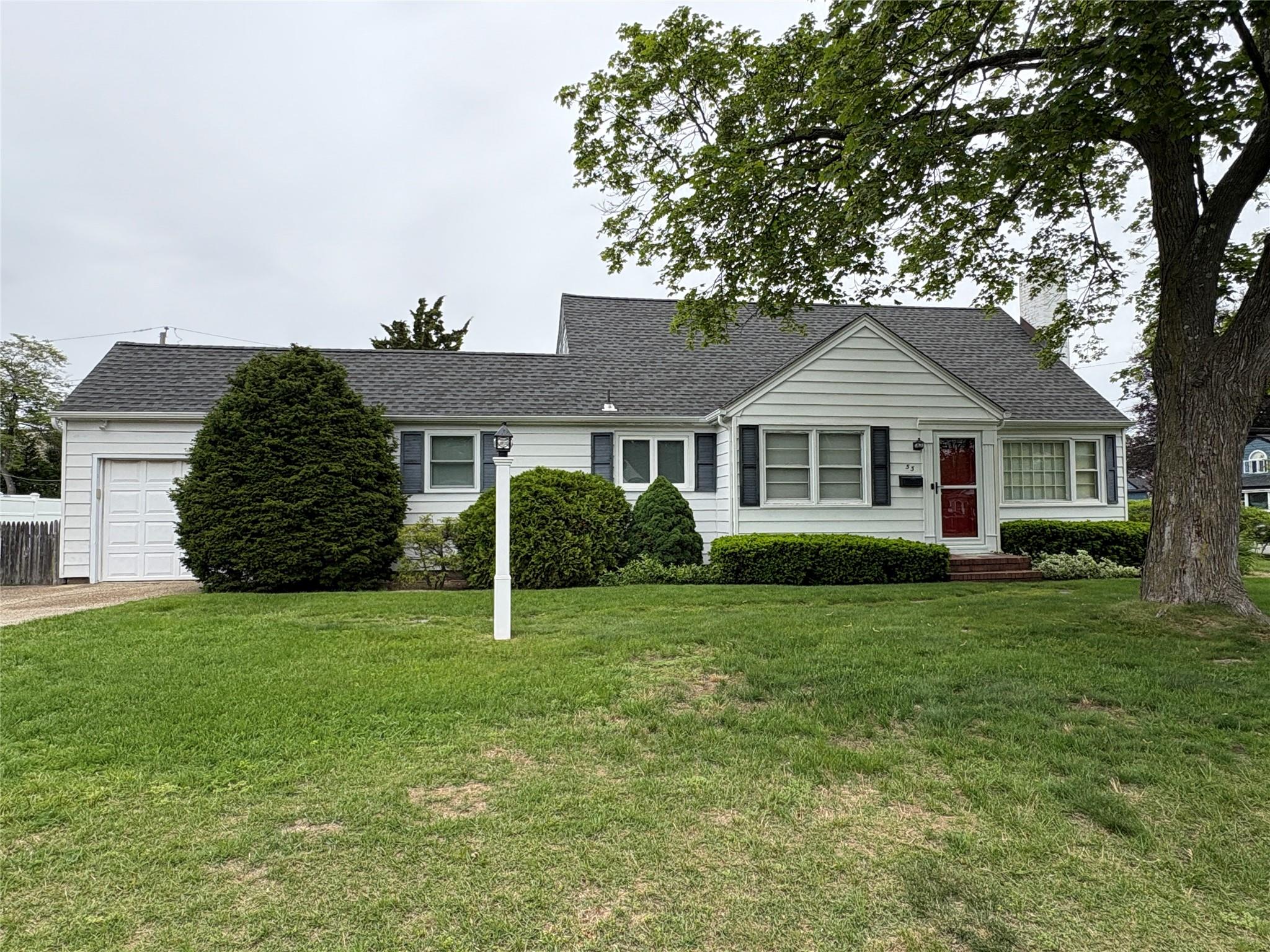 53 Canterbury Lane, North Babylon, New York image 1