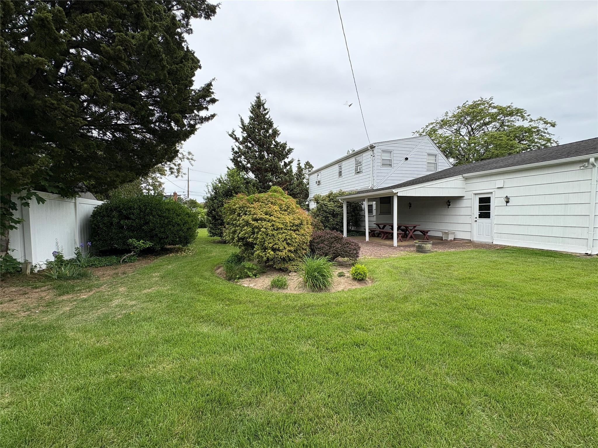 53 Canterbury Lane, North Babylon, New York image 21