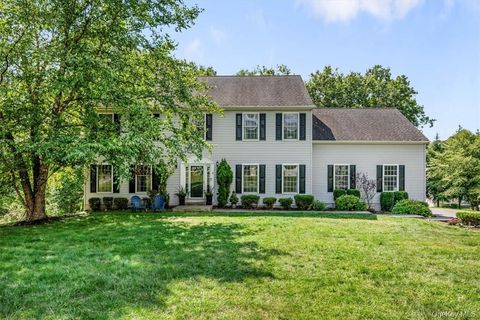 Homes For Sale - 4 Carlisle Court<br/> Orange County, Highland Mills, NY 10930