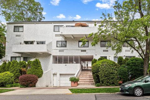 21 Canterbury Road 15 Great Neck NY 11021