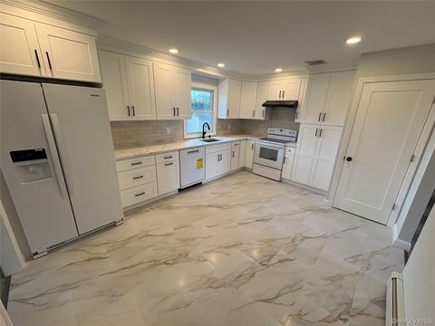 121 Henry Street Massapequa NY 11758