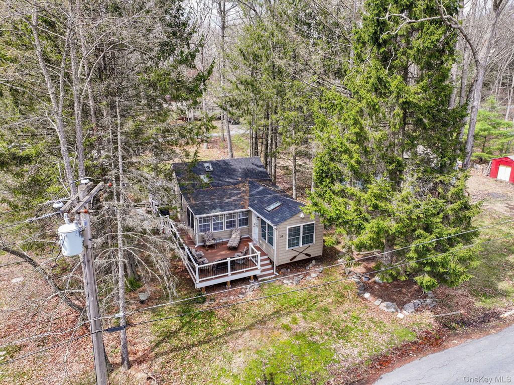 Photo of 27 Minisink Trail, Glen Spey, NY 12737 (MLS # 980421)