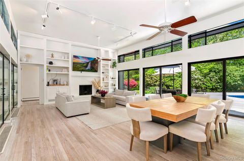 24 N Quarter Road Westhampton NY 11977