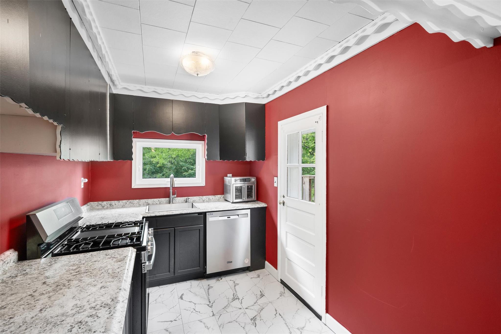 327 Walnut Avenue, New Windsor, New York image 13