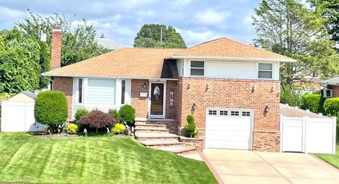 104 Beverly Place, Levittown, NY 11756 - MLS#: 883170
