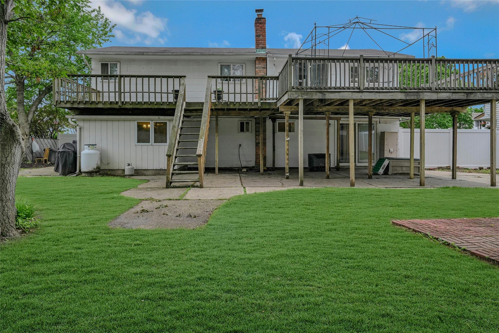 61 Opal Street, Holbrook, New York image 30