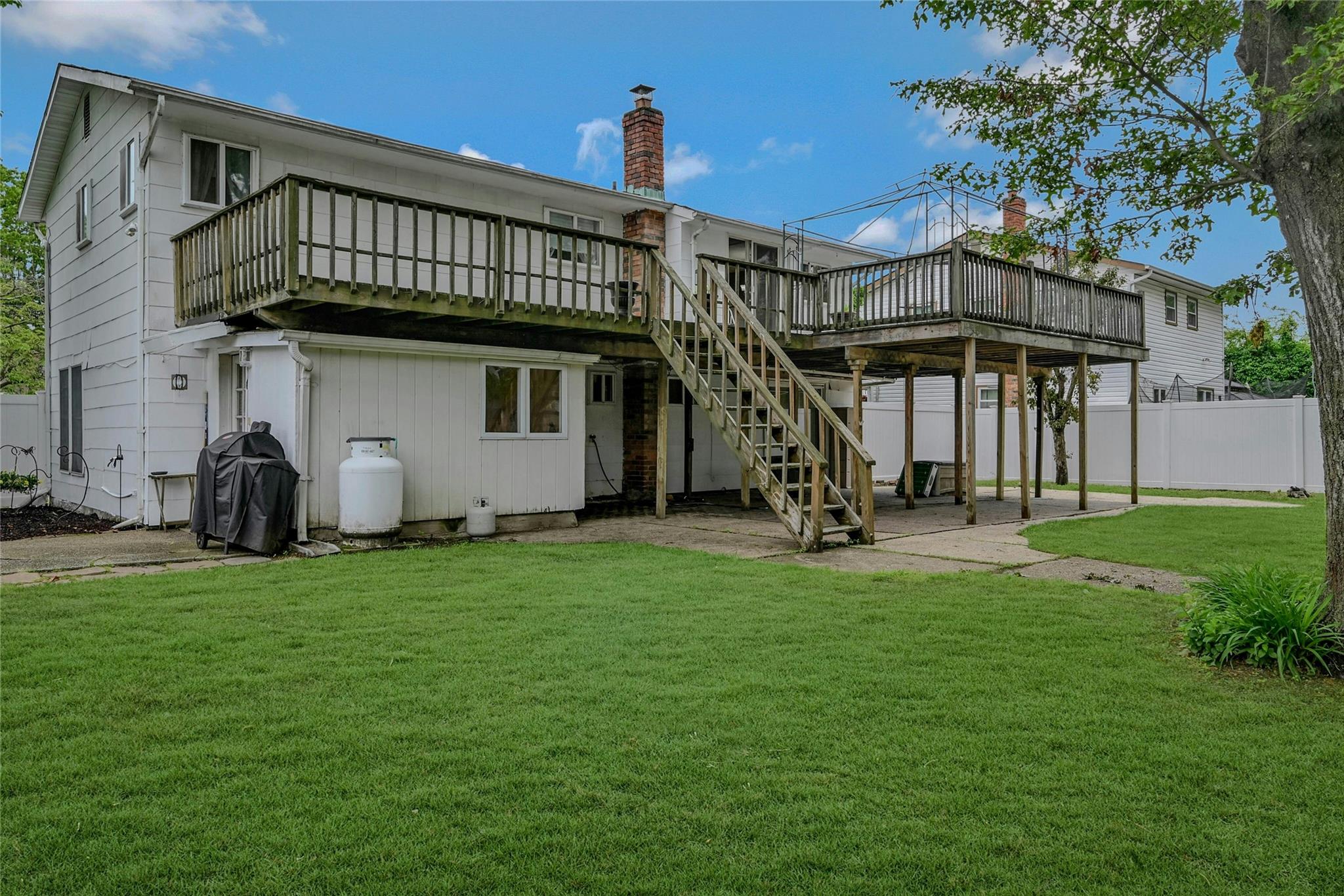 61 Opal Street, Holbrook, New York image 29