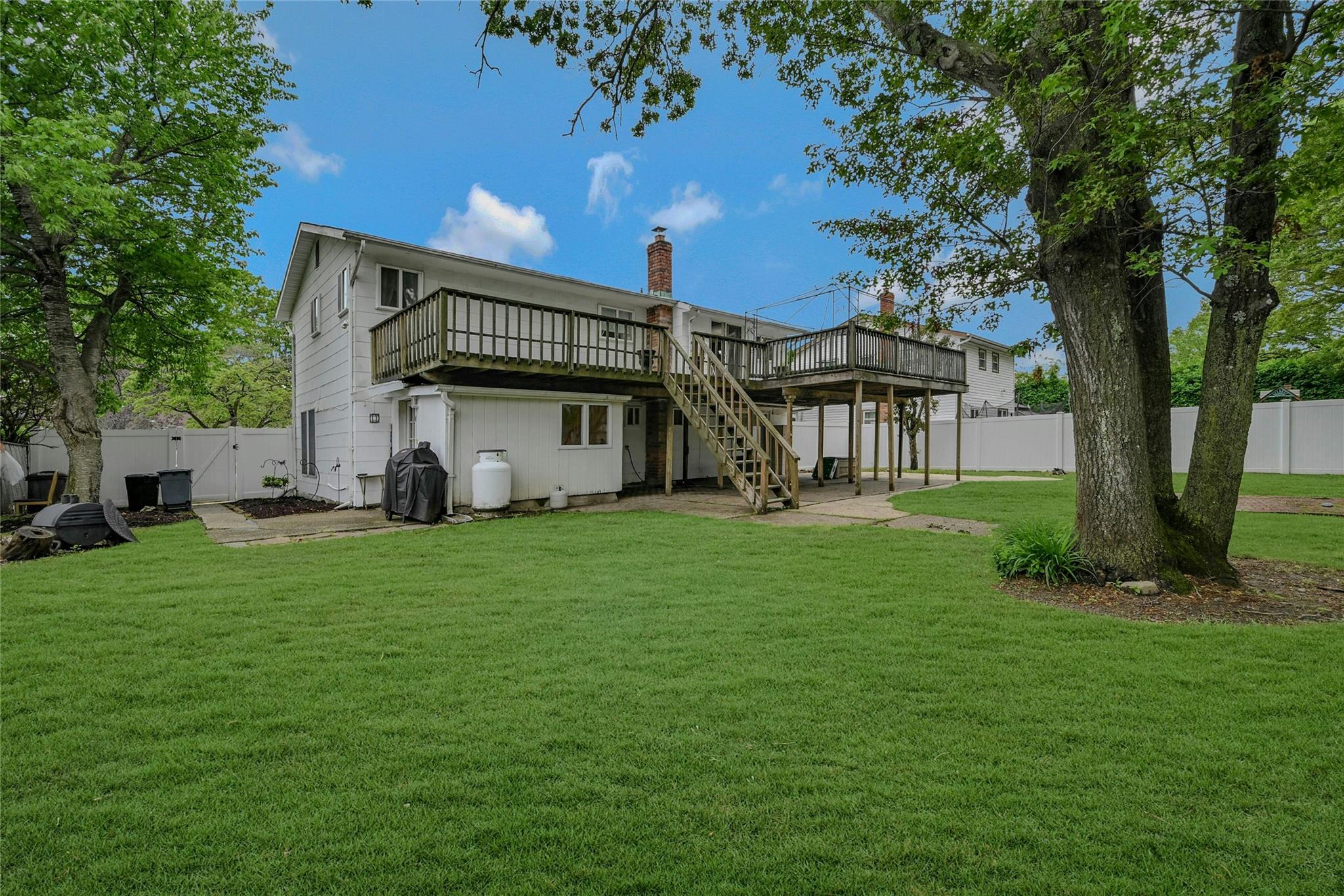 61 Opal Street, Holbrook, New York image 28