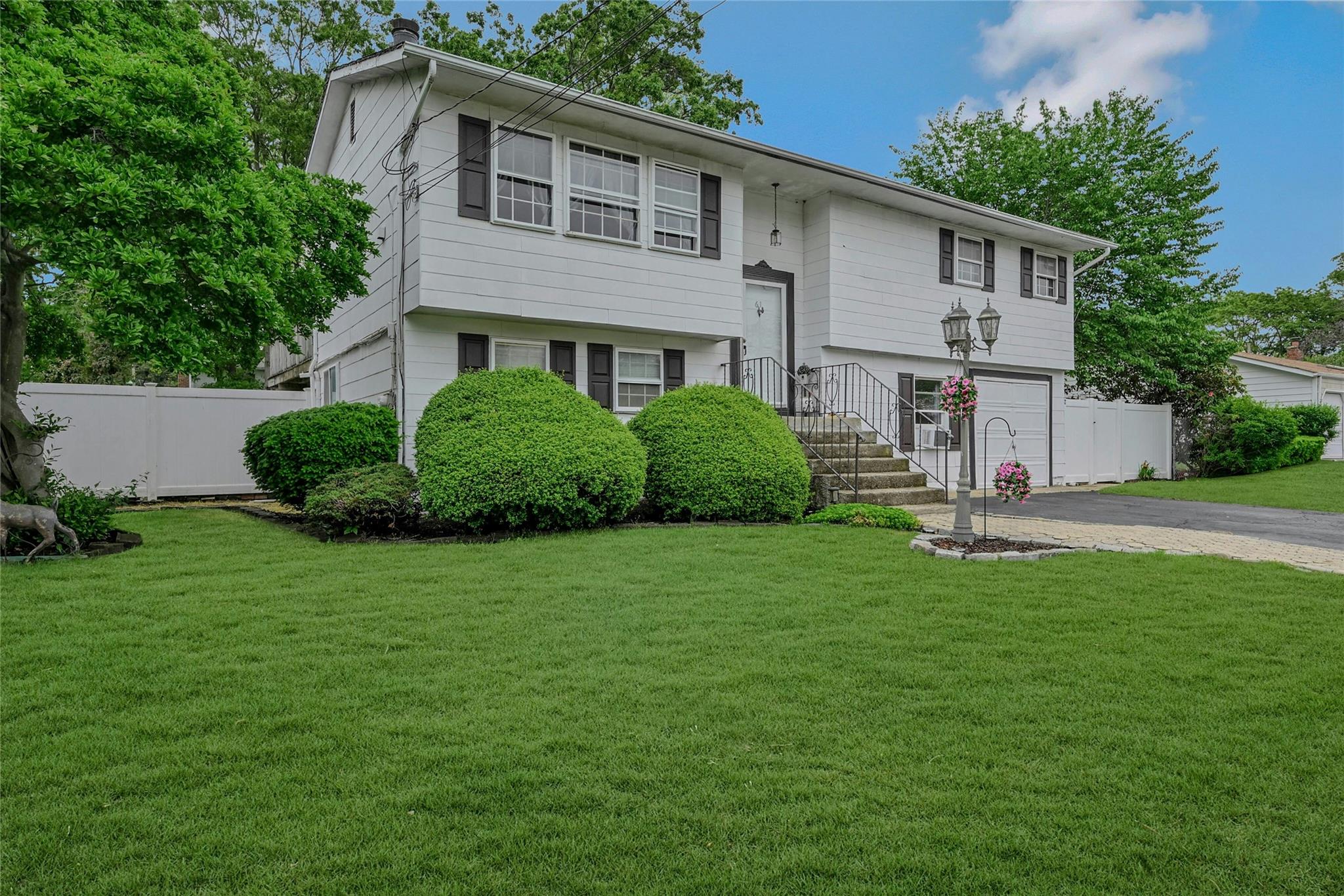 61 Opal Street, Holbrook, New York image 1