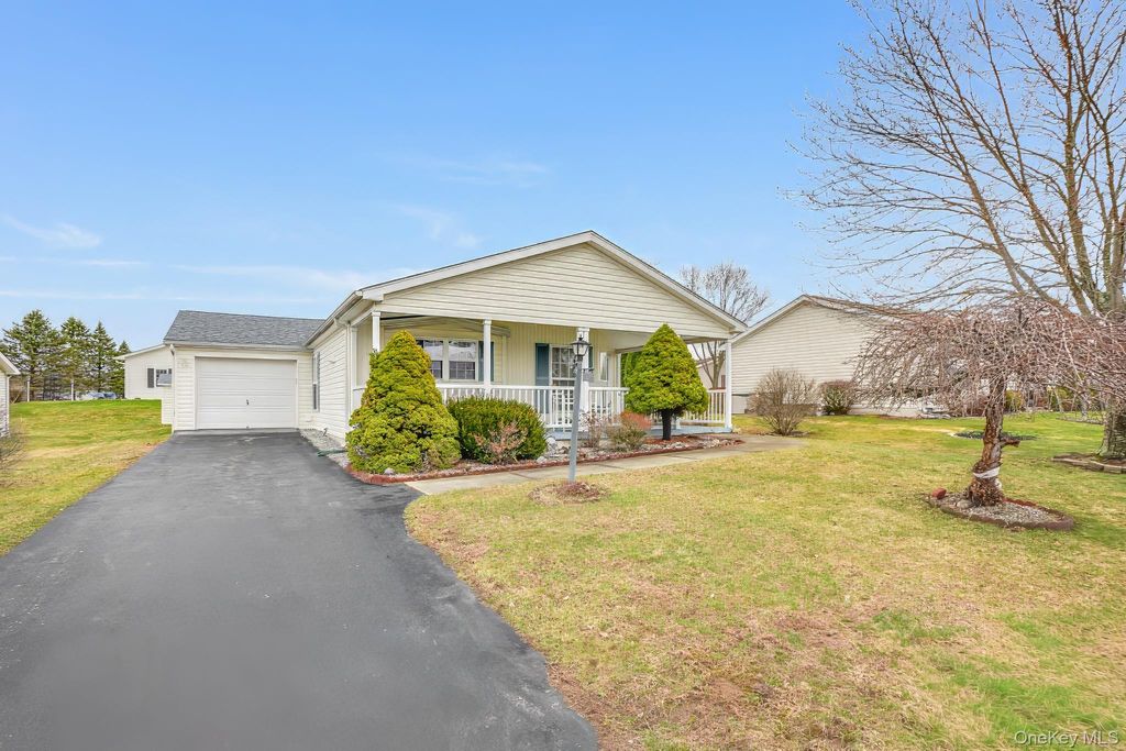 Photo of 103 Vero Drive, Poughkeepsie, NY 12603 (MLS # 975897)