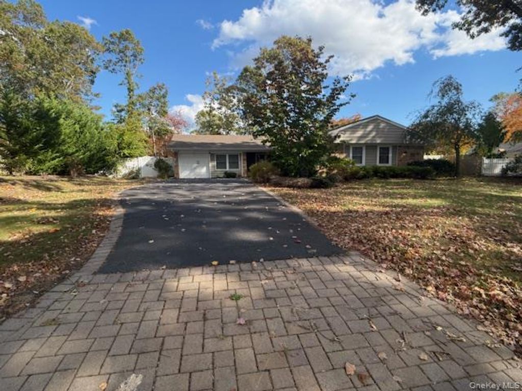 Photo of 3 Seward Lane, Stony Brook, NY 11790 (MLS # 952425)