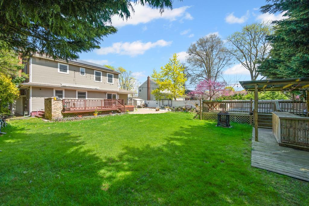 613 14th Street, West Babylon, New York image 11