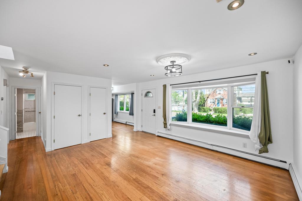 613 14th Street, West Babylon, New York image 17