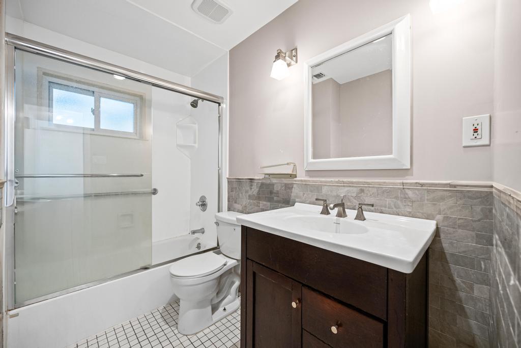 613 14th Street, West Babylon, New York image 23
