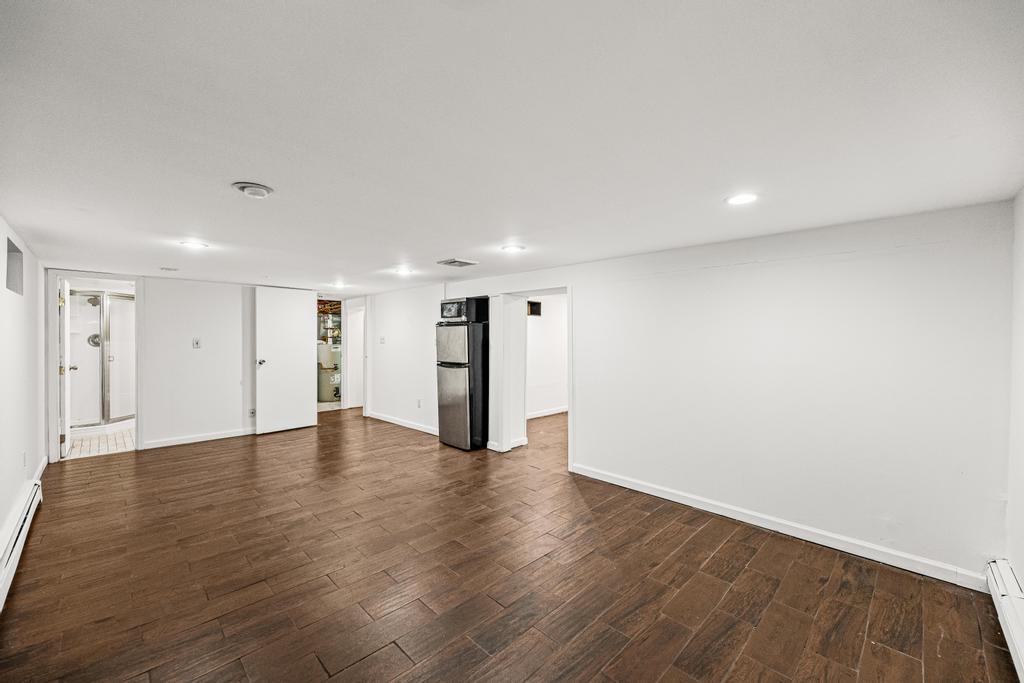 613 14th Street, West Babylon, New York image 33