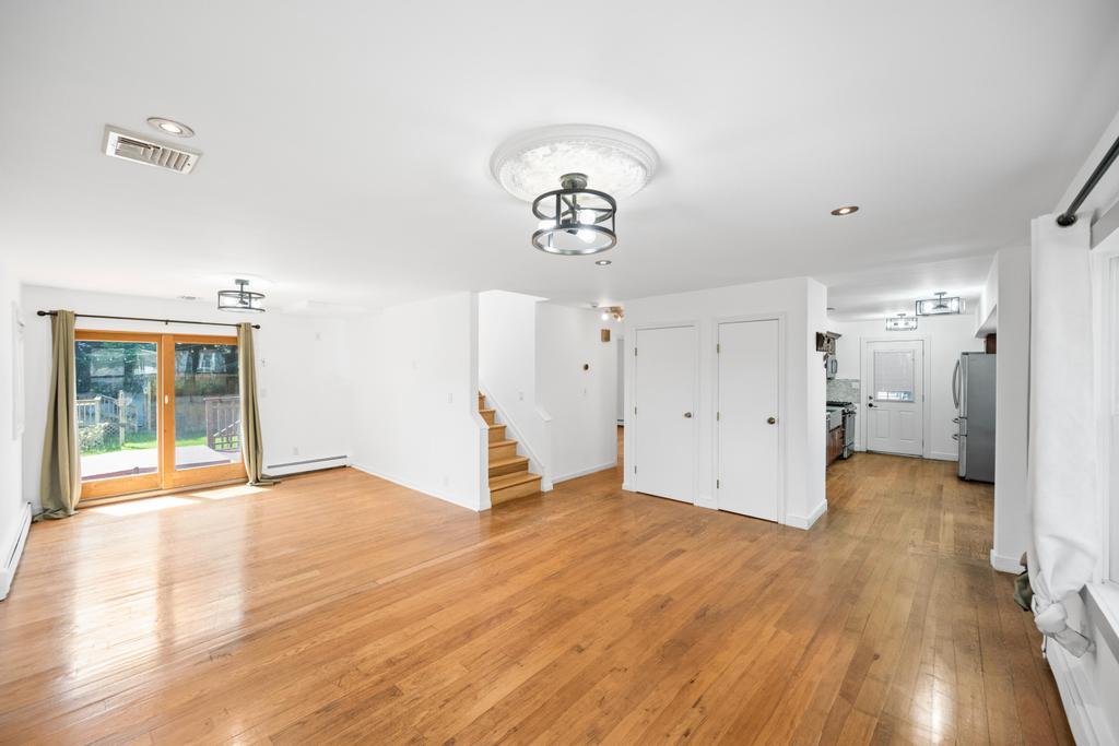 613 14th Street, West Babylon, New York image 19