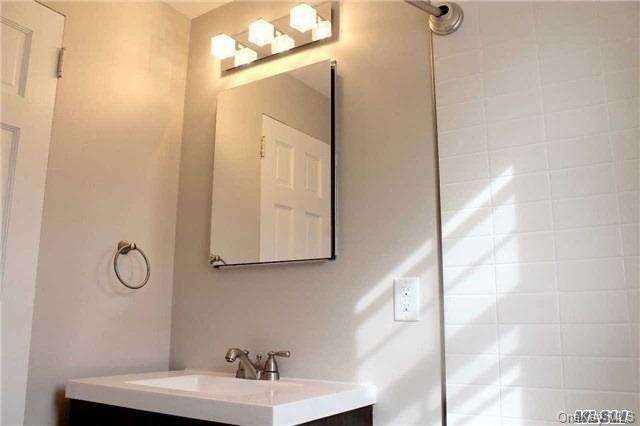 Long Beach, New York 11561, United States, 2 Bedrooms Bedrooms, ,1 BathroomBathrooms,Residential,Active,99776