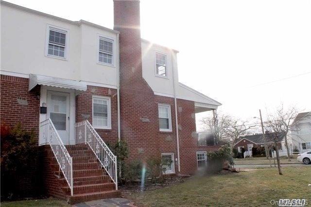 Long Beach, New York 11561, United States, 2 Bedrooms Bedrooms, ,1 BathroomBathrooms,Residential,Active,99776