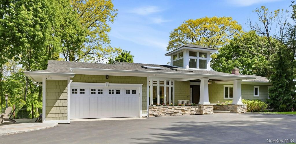 Photo of 108 East Neck Road, Huntington, NY 11743 (MLS # 991101)