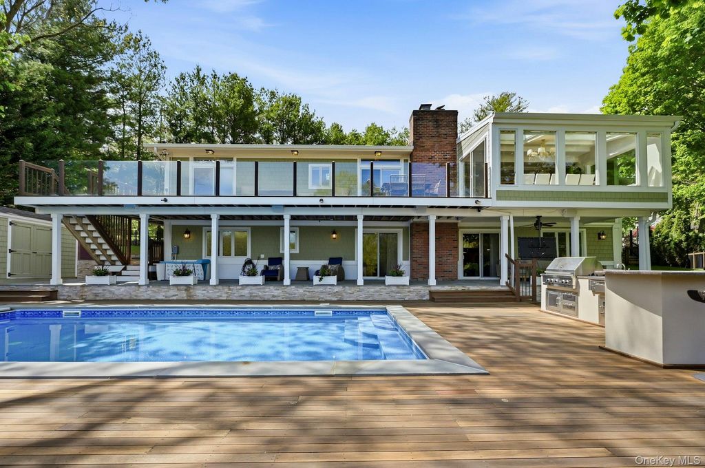 Photo of 108 East Neck Road, Huntington, NY 11743 (MLS # 991101)