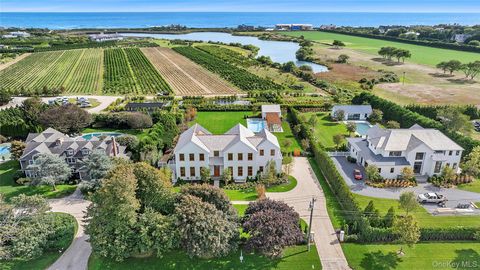 522 Wickapogue Road Southampton NY 11968