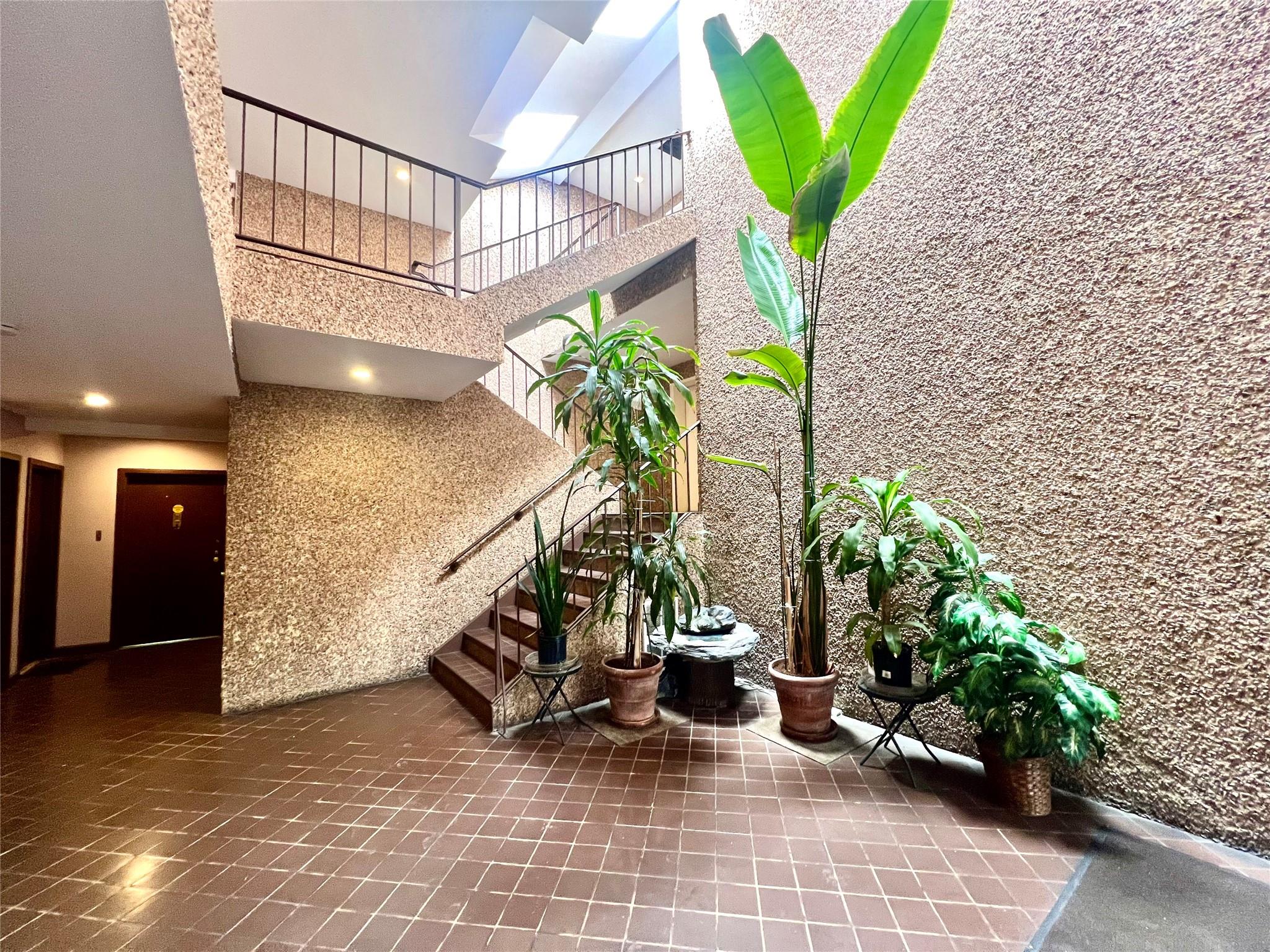530 Hudson Avenue #A4, Cedarhurst, New York image 1