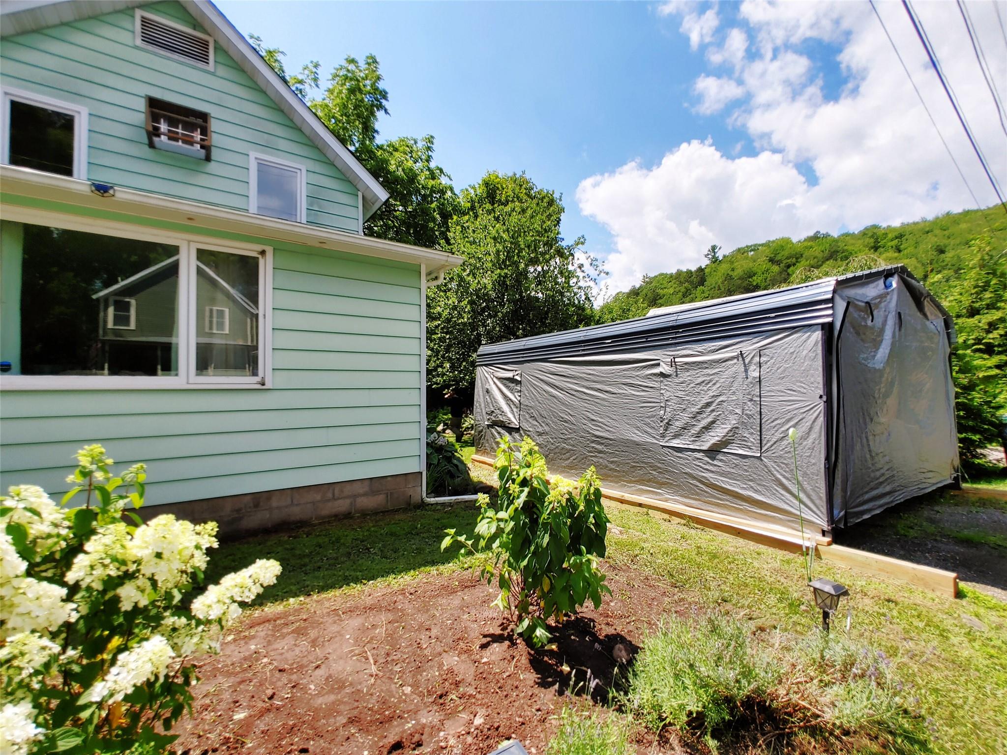 18 Tremper Avenue