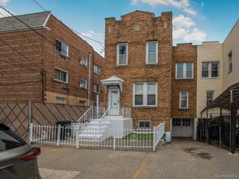 Homes For Sale - 1062 Calhoun Avenue<br/> Bronx, NY 10465