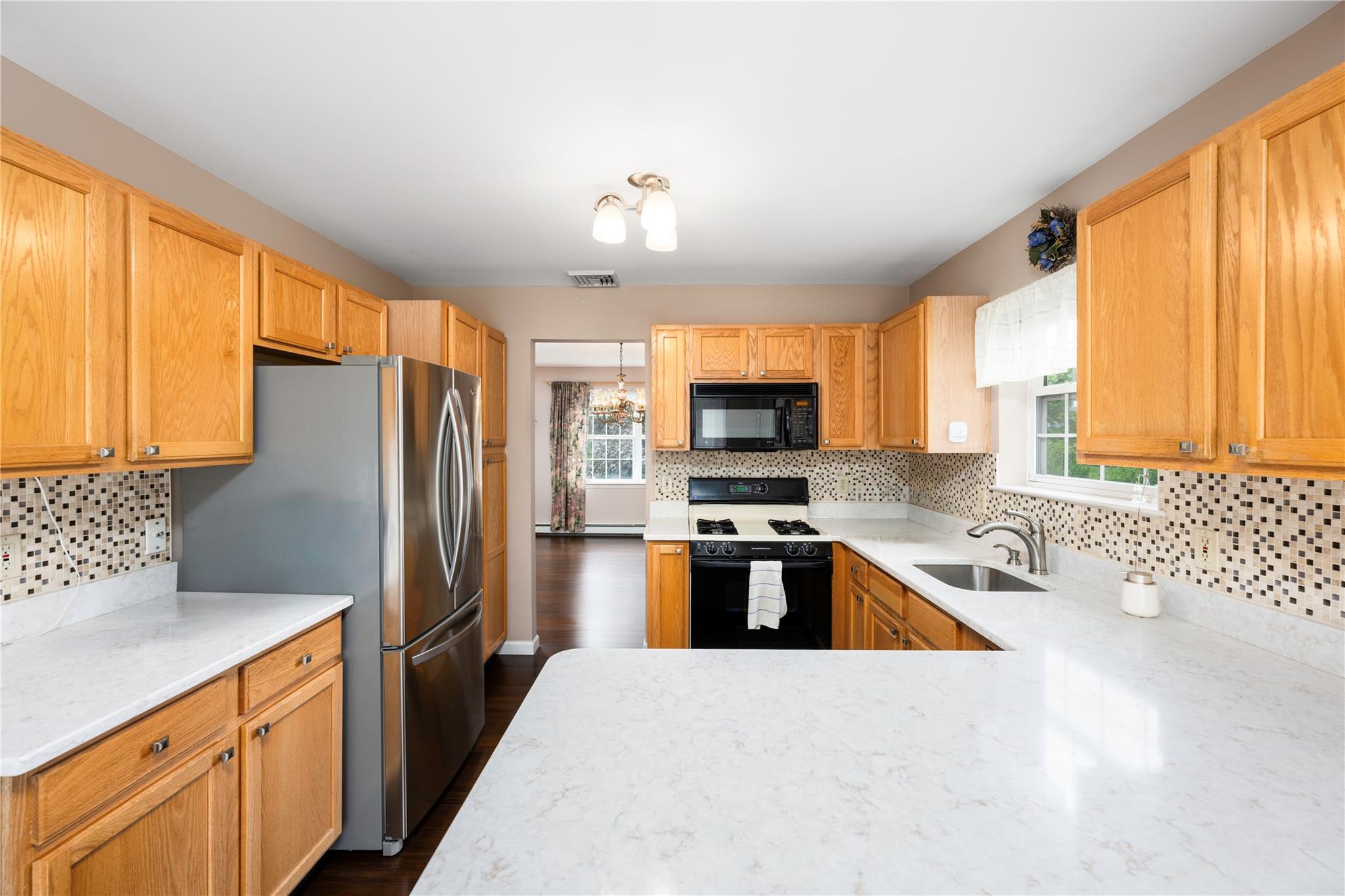 84 Autumn Drive, Poughkeepsie, New York image 9