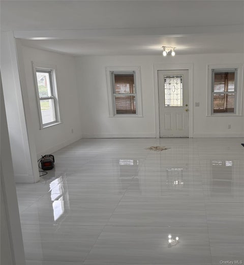 Homes For Rent - 309 Franklin Avenue<br/> Hewlett, NY 11557