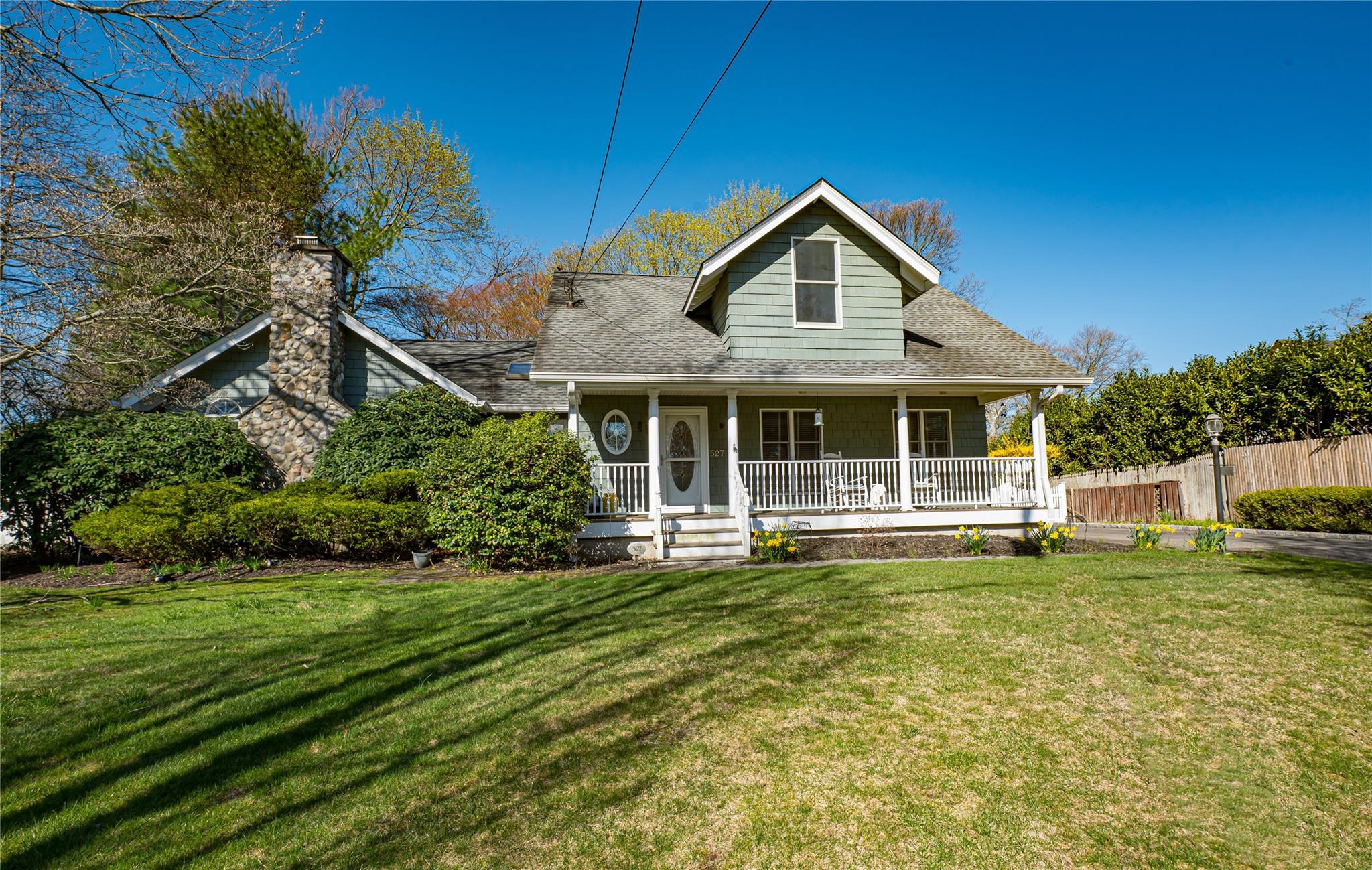527 Lombardy Boulevard, Brightwaters, New York image 1