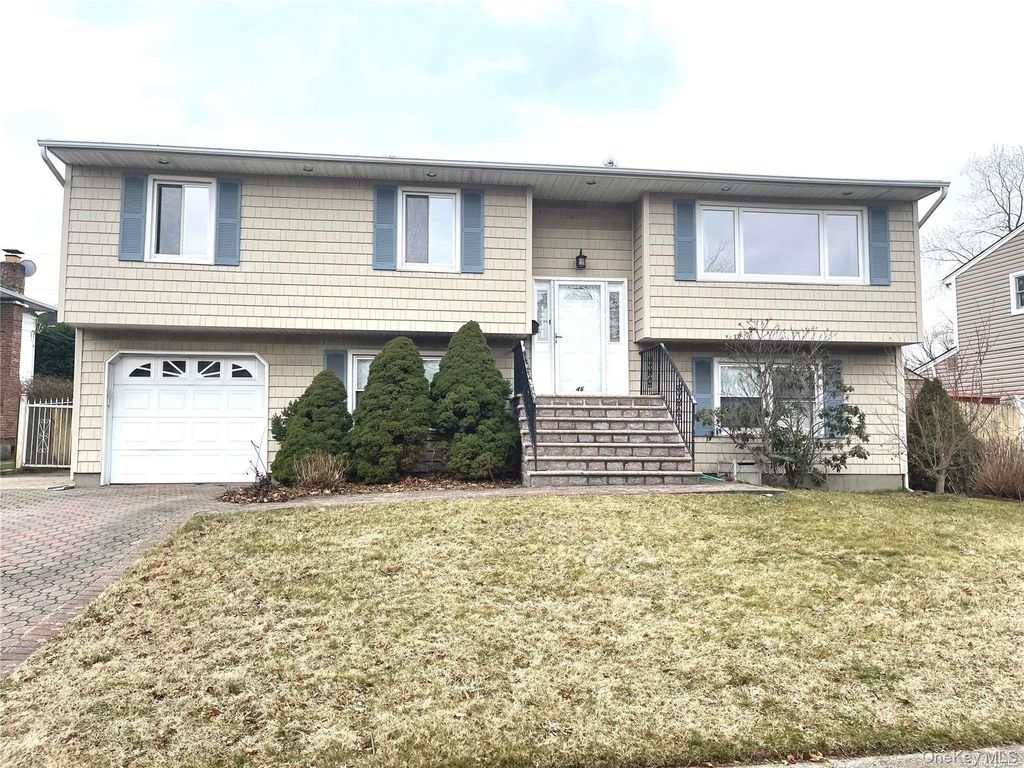 Photo of 46 W Lane Drive, Plainview, NY 11803 (MLS # 951577)