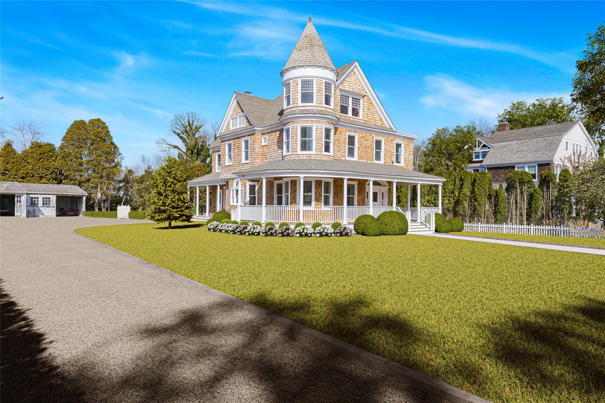 Huntting Lane, East Hampton, Hamptons, NY - 7 Bedrooms  
4 Bathrooms - 