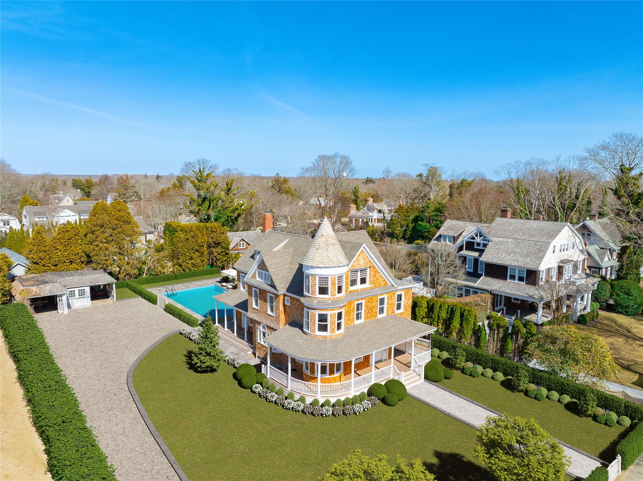 30 Huntting Lane, East Hampton, New York image 2