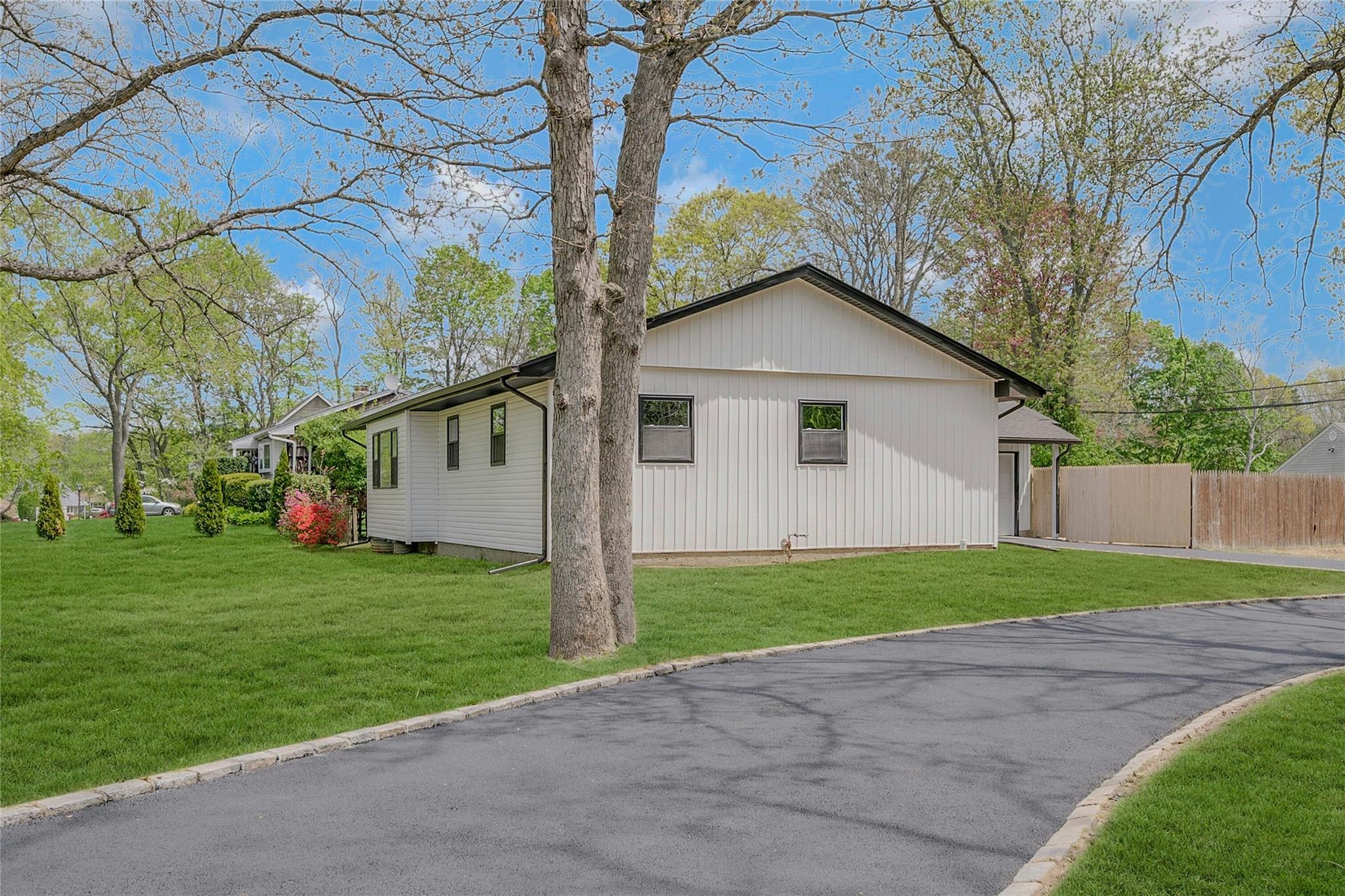 101 Gibbs Pond Road, Nesconset, New York image 4