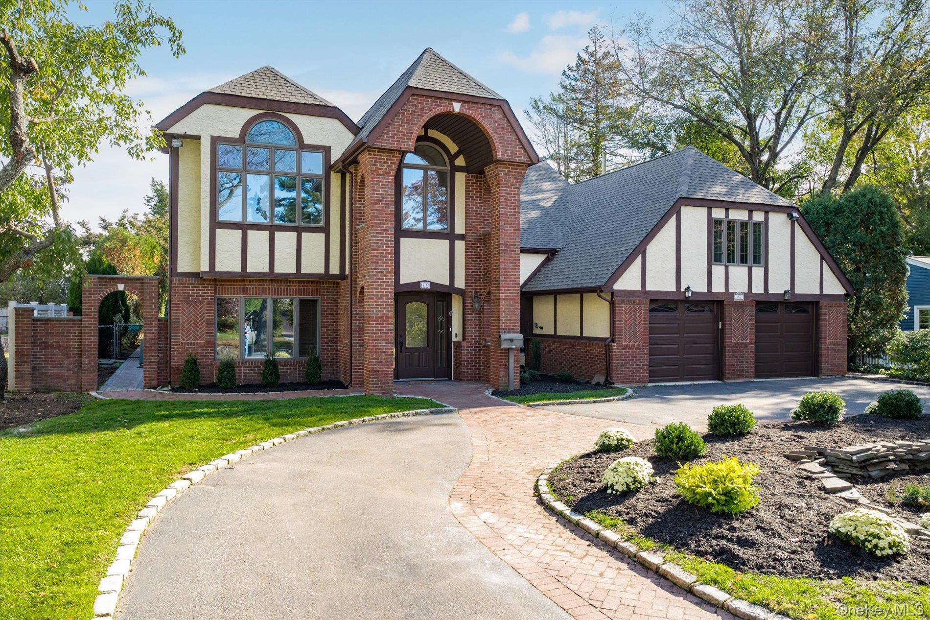 74 Oriole Way