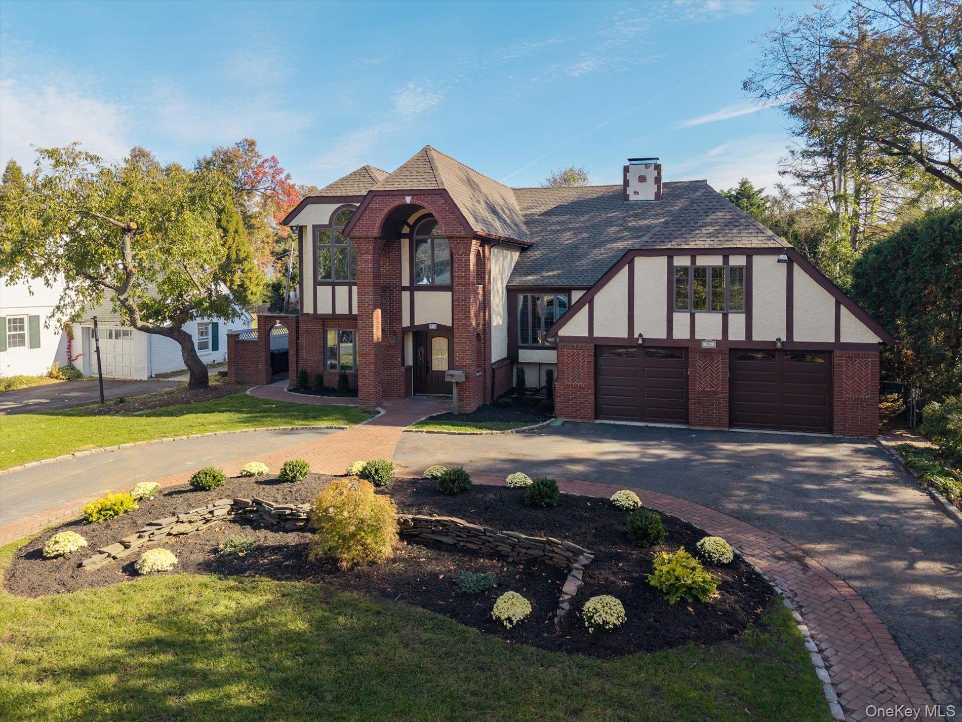 74 Oriole Way
