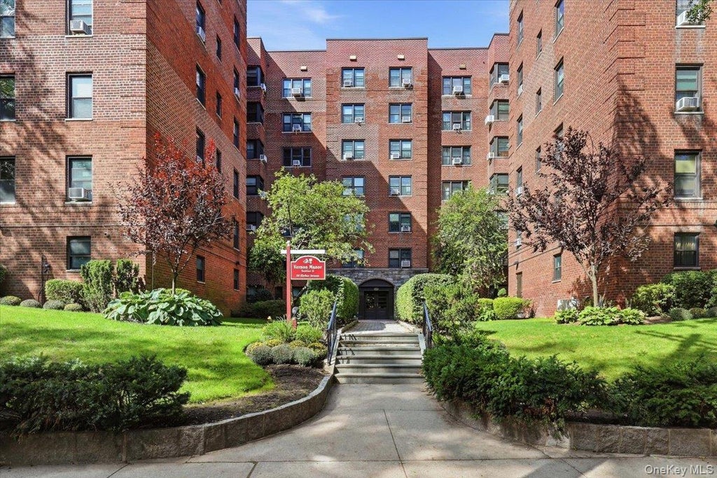 Photo of 30 Ehrbar #F121, Mount Vernon, NY 10552 (MLS # 1057261)