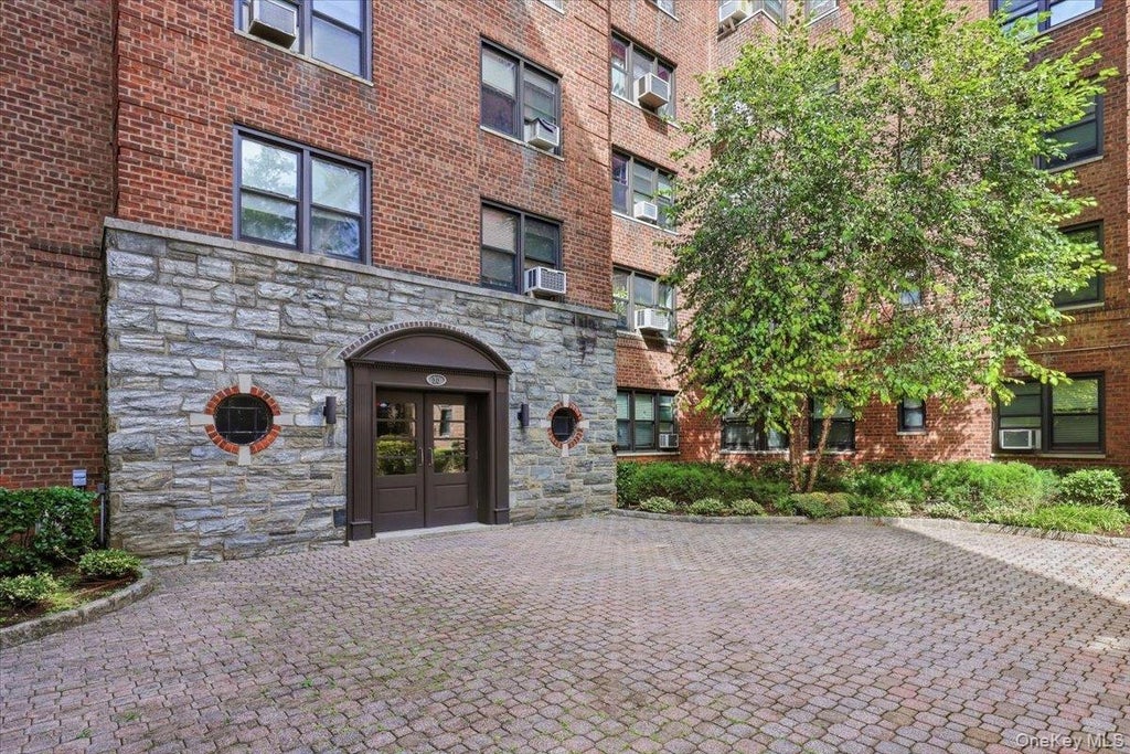 Photo of 30 Ehrbar #F121, Mount Vernon, NY 10552 (MLS # 1057261)
