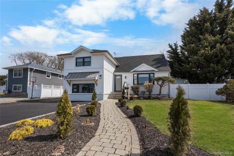 Homes For Sale - 53 Elizabeth Drive<br/> Bethpage, NY 11714