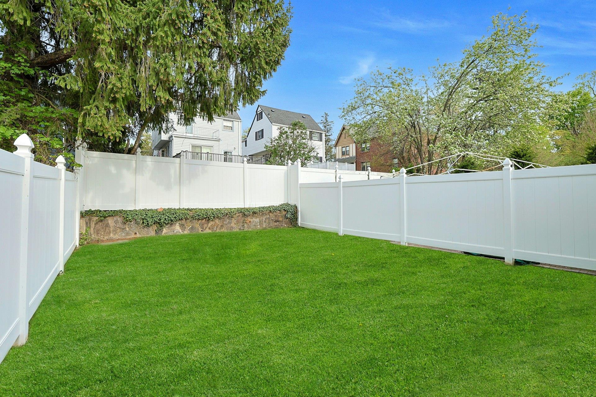 4 Rosedale Avenue, New Rochelle, New York image 22