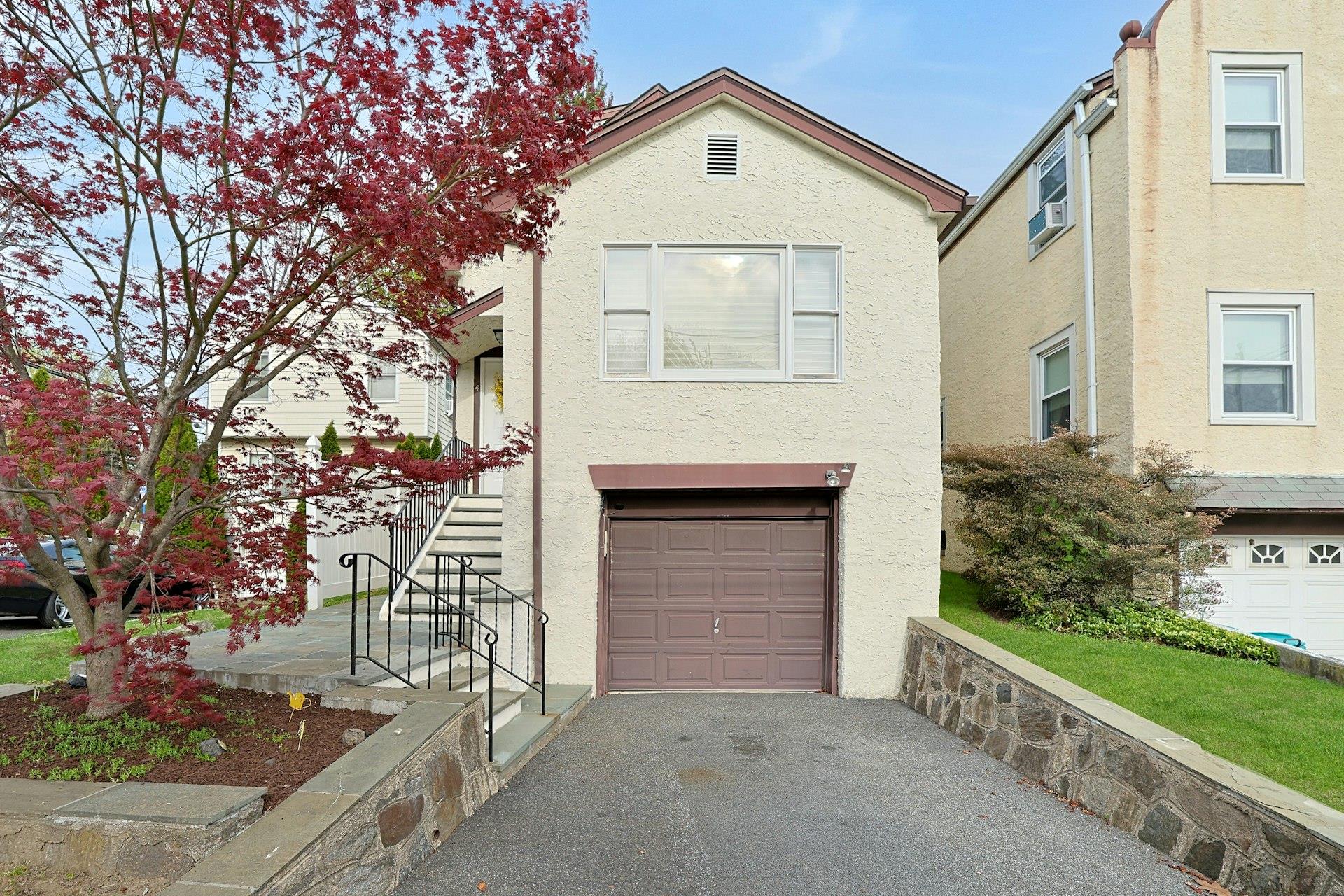 4 Rosedale Avenue, New Rochelle, New York image 2