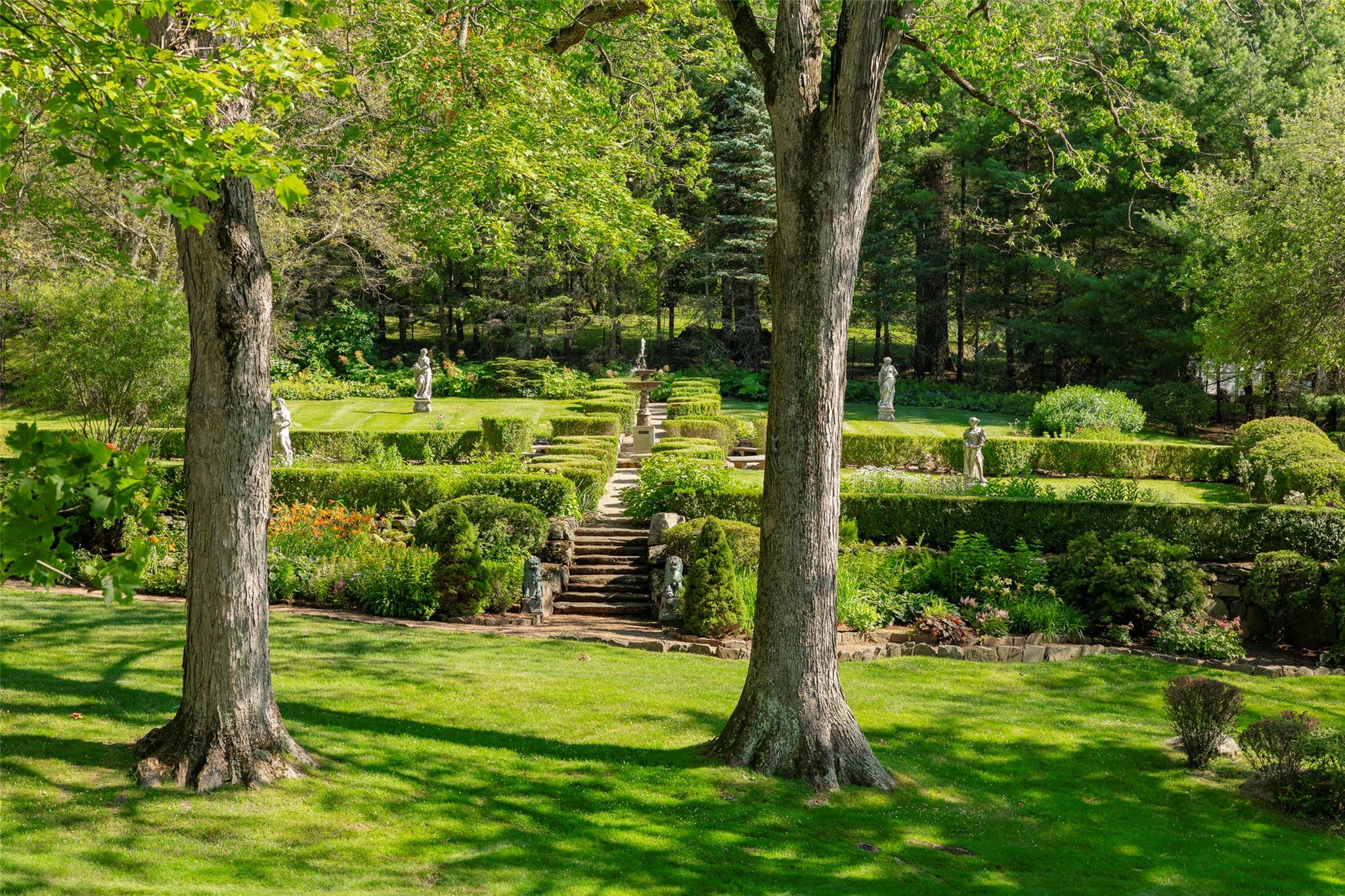 193 Tuxedo Road, Tuxedo Park, New York image 38