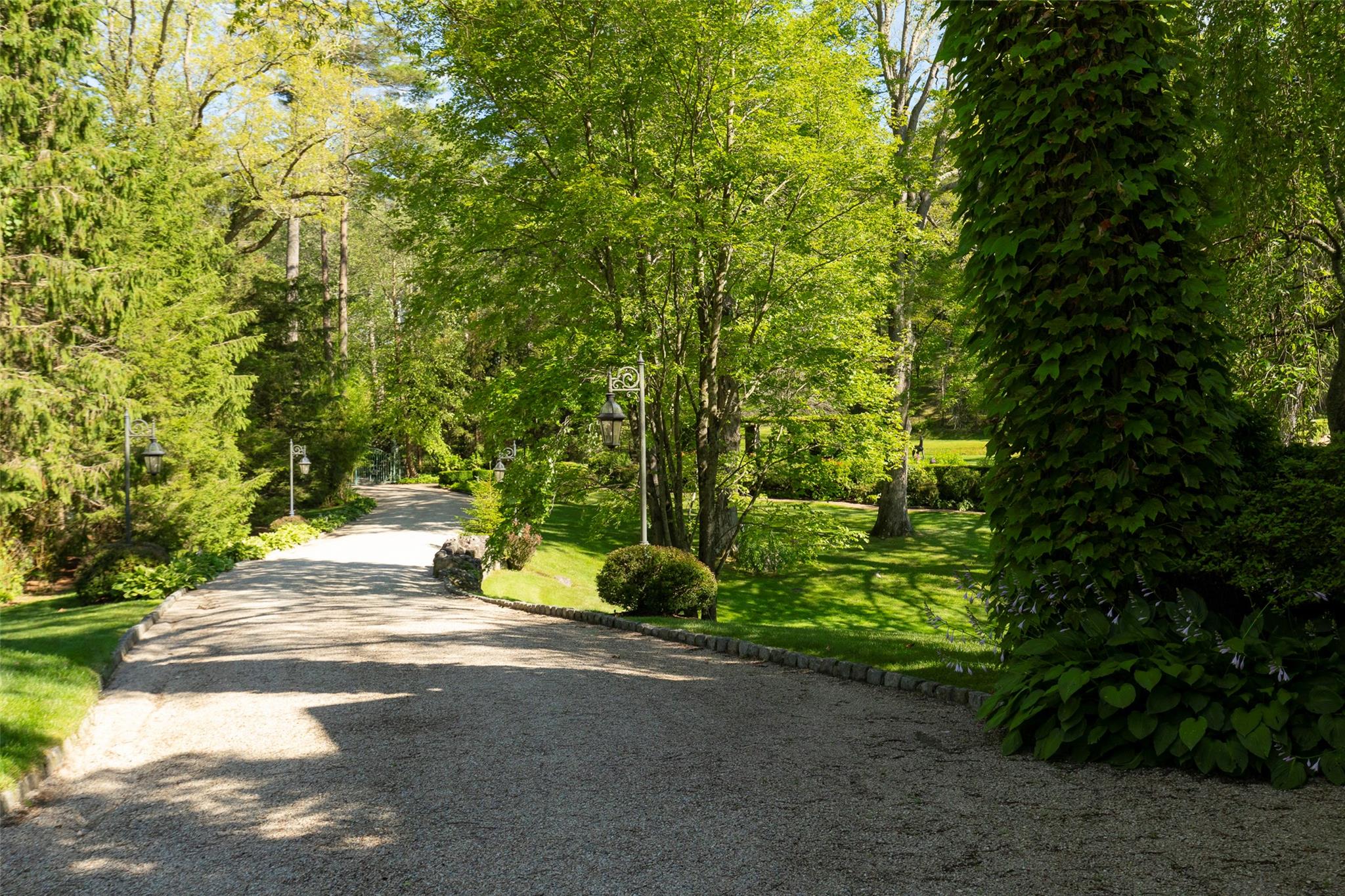 193 Tuxedo Road