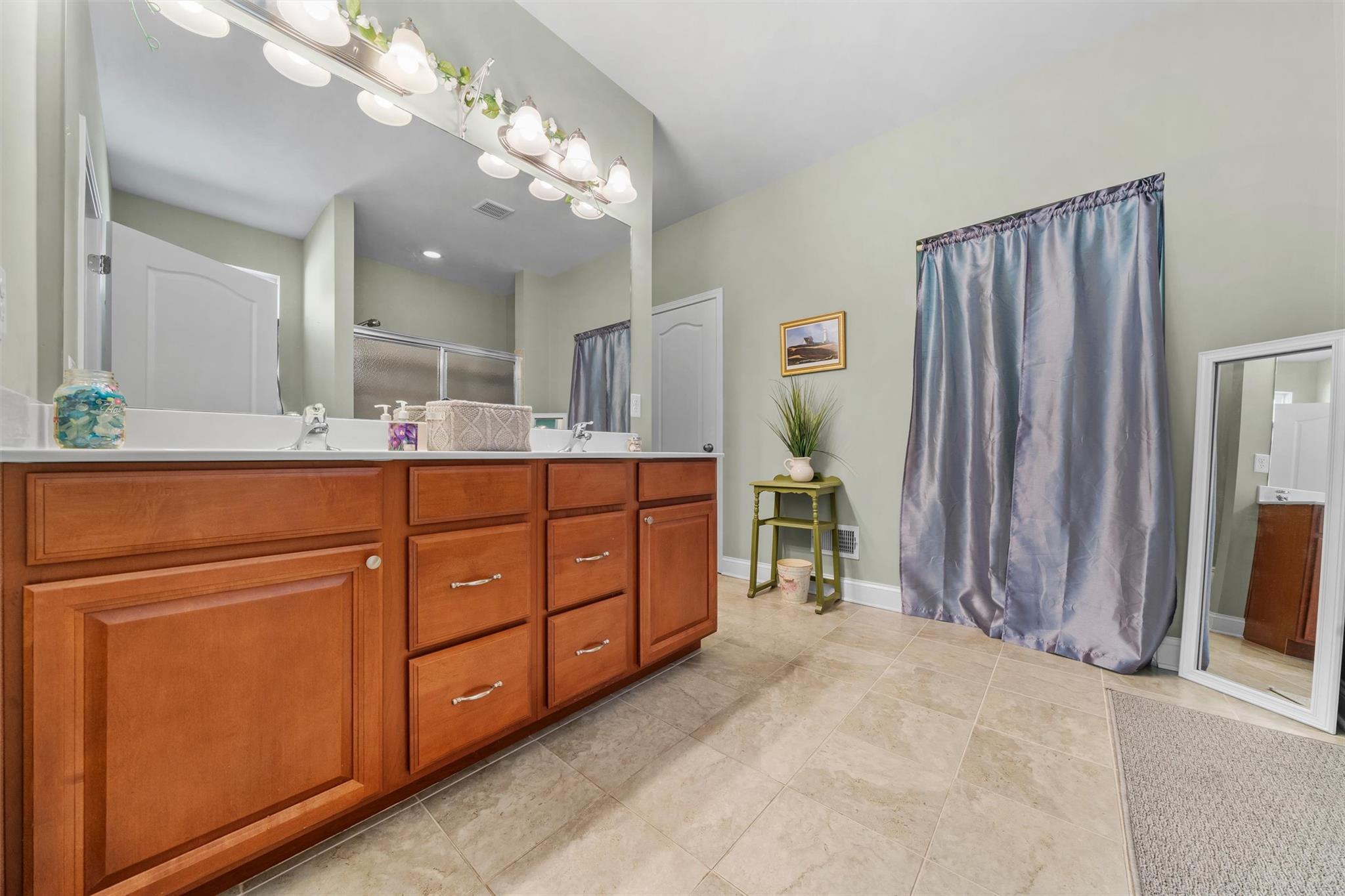 10 Jasmine Drive, Middletown, New York image 7