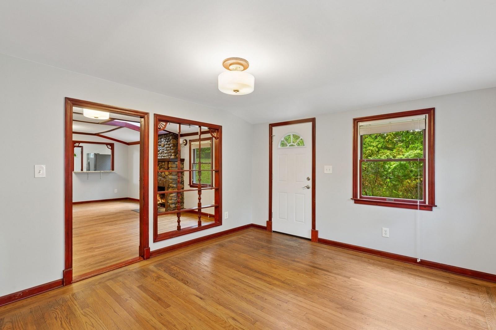 5 Murray Hill Road, Sound Beach, New York image 2